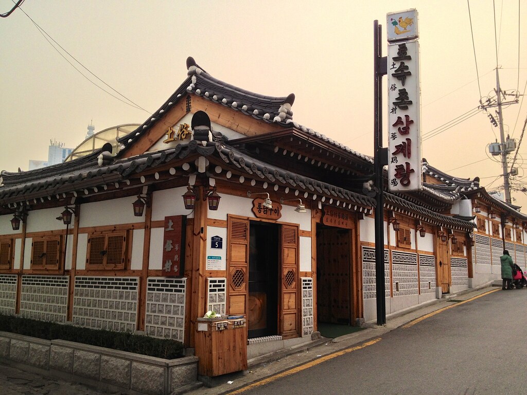 土俗村参鶏湯(トソクチョン サムゲタン/토속촌 삼계탕)